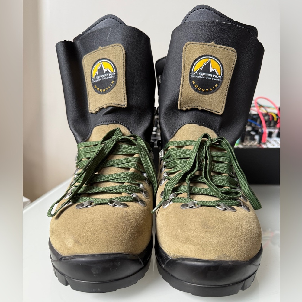 La Sportiva Beige and Black Boots with Green Laces